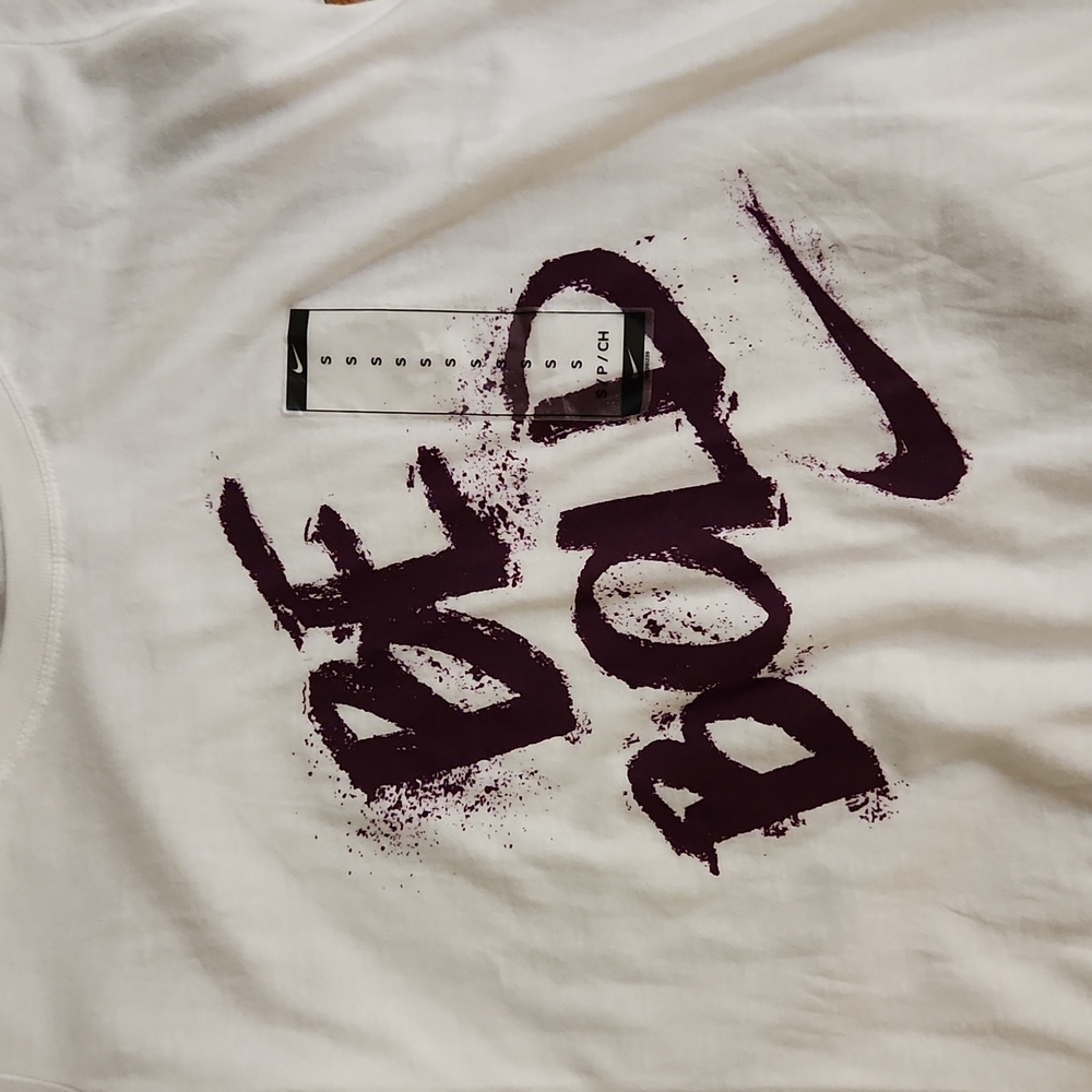 Nike T-Shirt  new with out tags